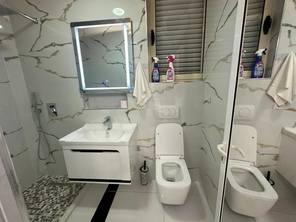 Esto'S Apartament Near Tirana Airport 1 - Self Checkin -Netflix - Free Parking Valjiosi Exterior photo